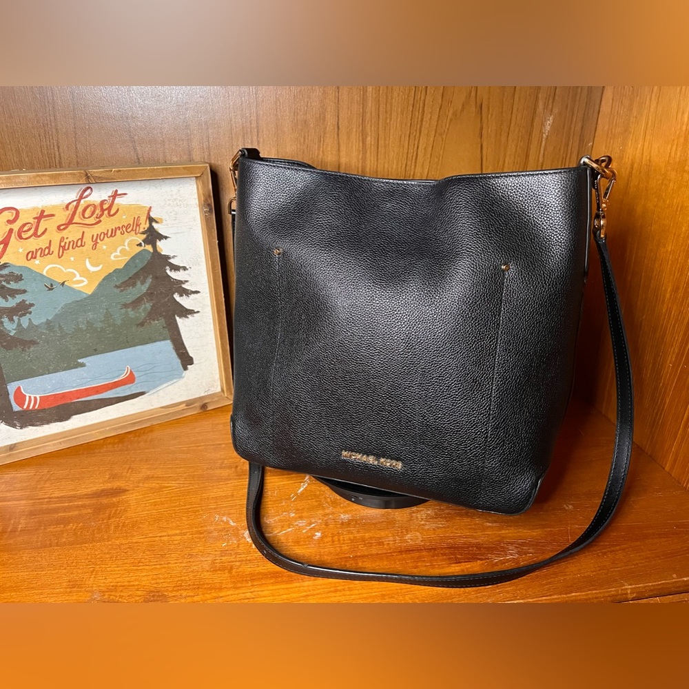 Michael kors Hayes leather bucket bag
